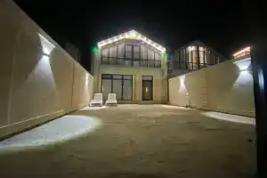 Uyutnyy i komfortnyy dom dlya otdyha na beregu kaspiyskogo morya Cottage, Izbarbash