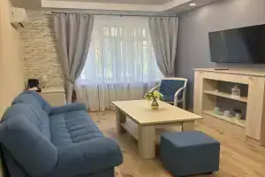 Tryohmestnyy nomer lyuks Apartments, Dzerzhinsk
