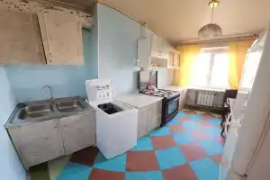 Dvuhkomnatnaya rayon kinoteatra Savona Apartments, Mariupol