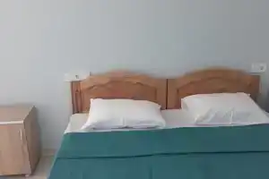 Chetyryohmestnyy nomer standart s vidom na more Apartments