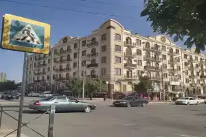 s vidom na krepost Apartments, Derbent