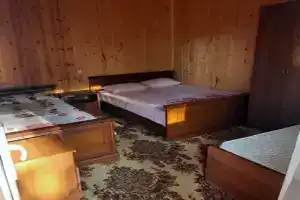 Chetyryohmestnyy nomer Ekonom Apartments, Novyjj Afon