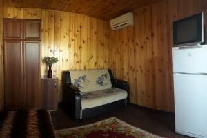 Tryohmestnyy nomer uluchshennyy Apartments, Berdyansk