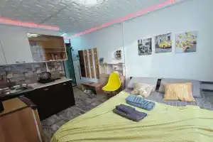 Uyutnaya studiya Apartments
