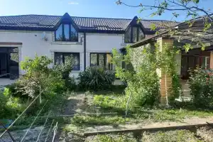 Dom s vidom na gory Cottage