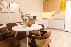 Stilnaya dvuhkomnatnaya v novostroyke Apartments, Mariupol