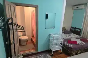 3-h mestnyy nomer na 2 etazhe Semeynoe schaste Apartments, Lazarevskoye