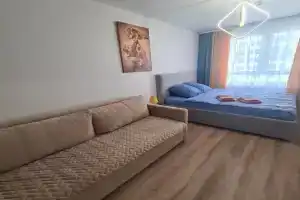 Elena Apartments, Misailova