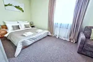 Nomer v tsentre.Ploshchad 1 Soveta,pr.Lenina,Park 2min.Plyazh,Naberezhnaya 5m Apartments, Berdyansk