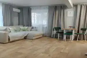 Uyutnaya studiya Apartments, Jefremow