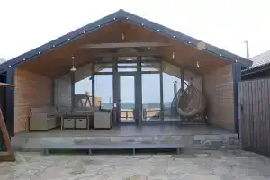 Dom lyuks s vidom na more i vyhodom na plyazh Cottage, Izbarbash