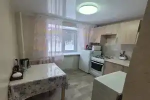 Uyutnaya so svezhim remontom Apartments, Nizhnyaya Tura