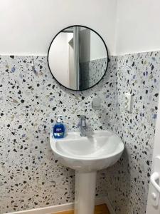 Family Guest House & Hostel - 18