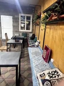 Family Guest House & Hostel - 11