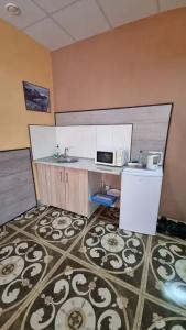 Gorkogo 93 Guest house - 13