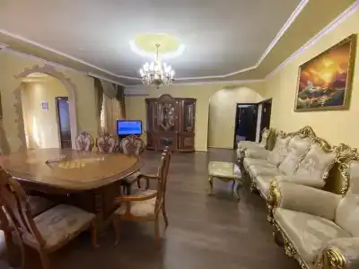 Large 5 Bedroom Luxury Villa - 13