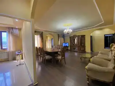 Large 5 Bedroom Luxury Villa - 17
