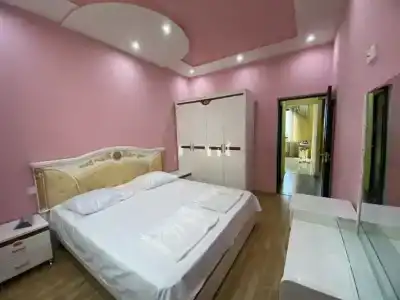 Large 5 Bedroom Luxury Villa - 25