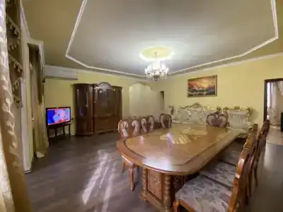 Large 5 Bedroom Luxury Villa - 11