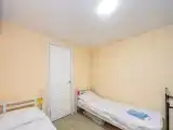 Двухместный номер с 2 отдельными кроватями кондиционером и санузлом