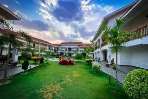 Hotel Earth Light, Sauraha