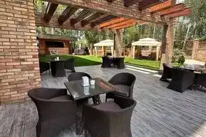 Vzmorie De Luxe Hotel, Bosteri