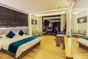 Moby whale element E-sports Hote Hotel, Dali