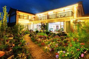Mid Mountain Cloud Residence Inn, Lijiang