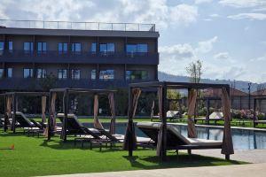 Como Hills Hotel, Como