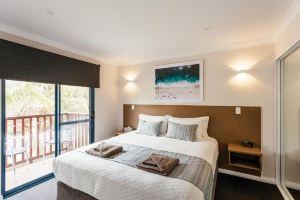 Dolphin Lodge - Self Contained Apartments at Middleton Beach, Albany