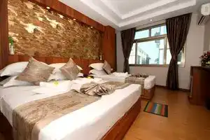 Gemsy Hotel, Yangon