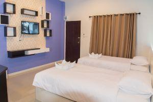 Hug Hotel, Fang