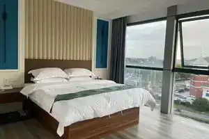 Yunbai Yun Hotel, Ch'ing-p'u