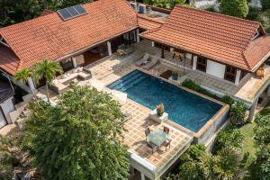 Infinity View Hotel, Kata