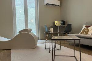 Love Room - Amour & Bulles, Valence