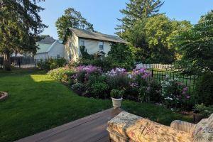 Inlaw apt/guest suite w/full bath for rent during track season, Saratoga Springs