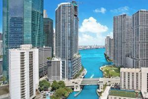 Bachelor Paradise, Best Views in Brickell Center Hotel, Miami