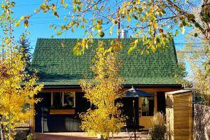 Grand Canyon Close Tiny House: 3 Block Walk to Town: Fire Pit, AC, WiFi, Williams