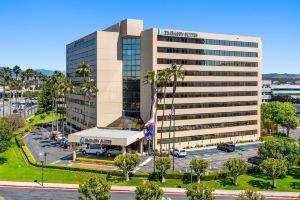 Embassy Suites by Hilton Orange County Airport, Irvine