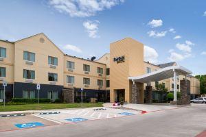 Fairfield Inn & Suites Arlington Near Six Flags, Arlington