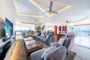 4-Bedroom Luxury Penthouse with Private Jacuzzi and office, next to Hotel Zone, Cancun