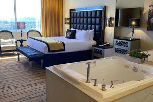 Westgate Hotel & CasinoLas Vegas Luxury 4-bedroom hotel suites that sleeps 12, Las Vegas