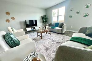 Spacious 5BD 5.5BA house in the Heart of, Richmond