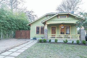 Walkable SoCo Bungalow Cottage, Austin