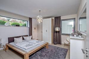 80 sqm spacious ambience in Loschwitz, garden & terrace, free parking Hotel, Dresden