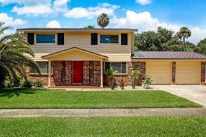 Stylish Pool Home with Tranquil Oasis - Spacious Modern Retreat Apartments, Ponte Vedra Beach