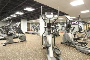 Cozy 1-bedroom Penthouse apartment with fitness room downtown, Richmond