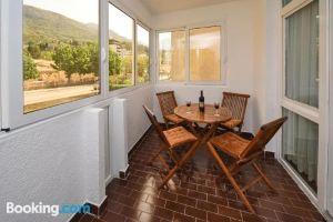 Apartment D-Moll, Sutomore