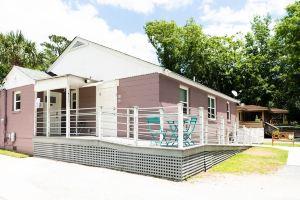 2~Charleston Gem~ Studio 2 is Located 4 Miles from Downtown, Charleston