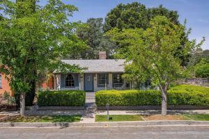 Cute Cottage Close to Downtown! w/Firepit, Paso Robles
